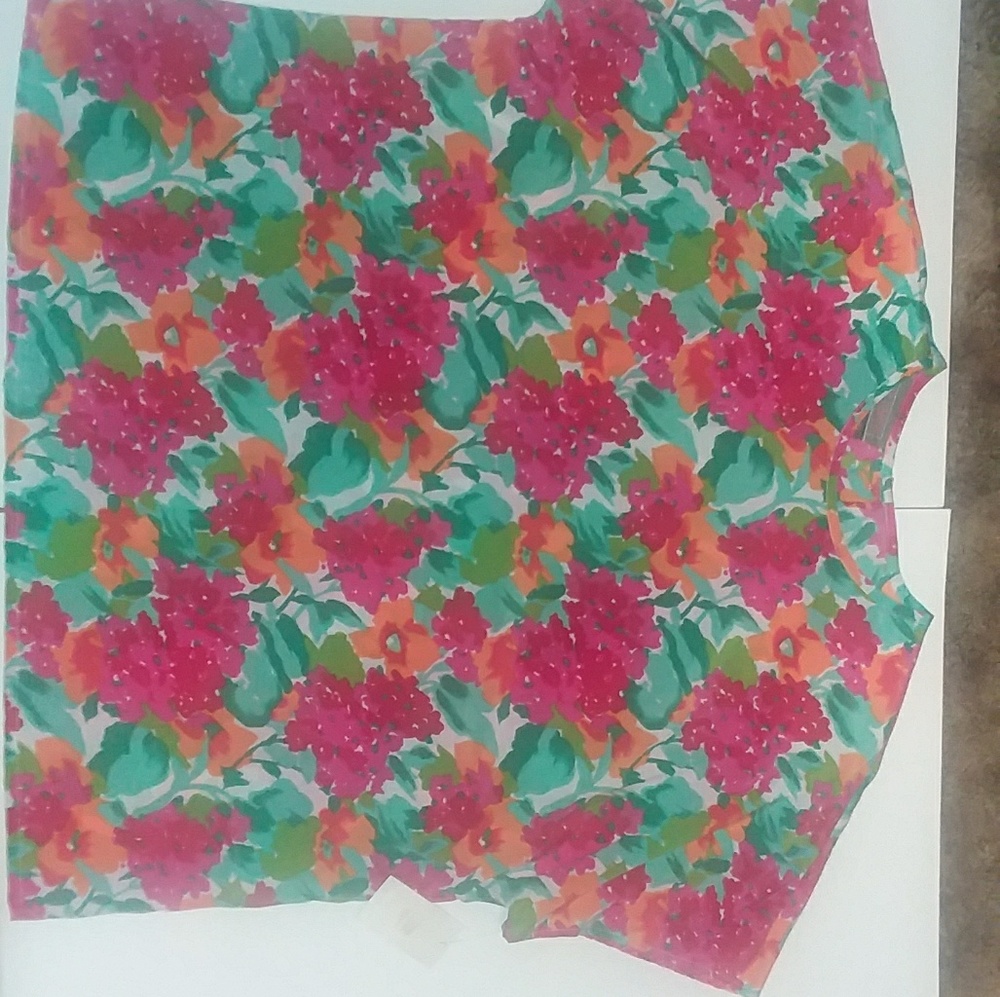 Liz Baker Essentials Woman's Top Size 2X